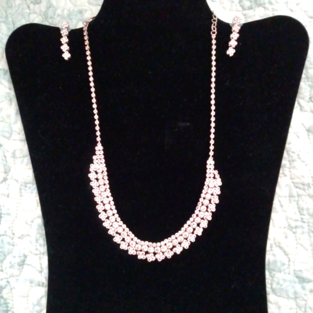 Beautiful Blingy Rose Gold Gem Set*Worn Once